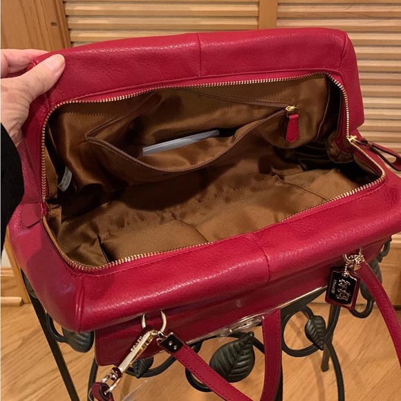 Coach Red Leather Satchel Accordion Crossbody NWT ✨❤️ - Picture 4 of 4